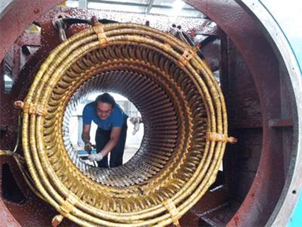 哪些類型的定子鐵心槽可用于三相異步電動機？